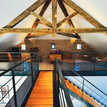 De La Tourelle Дом отдыха Roussennac